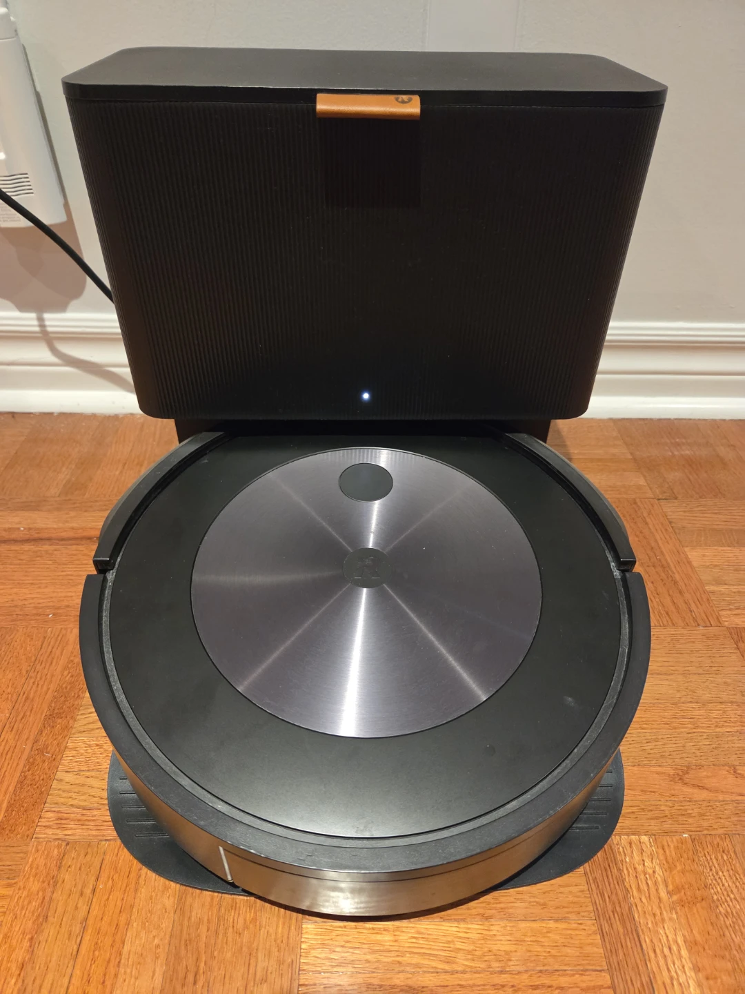 iRobot Roomba j8+ Robot Vacuum with Clean Base - photo 2