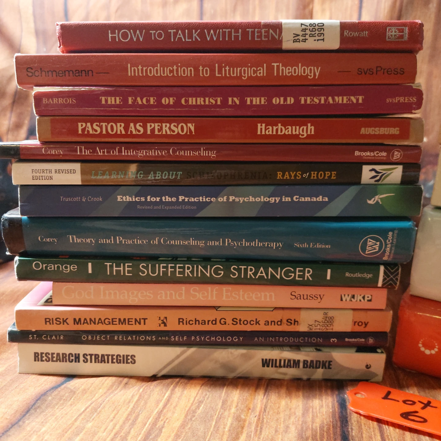 Psychology and Therapy Books Bundle, Lot #6 - photo 3