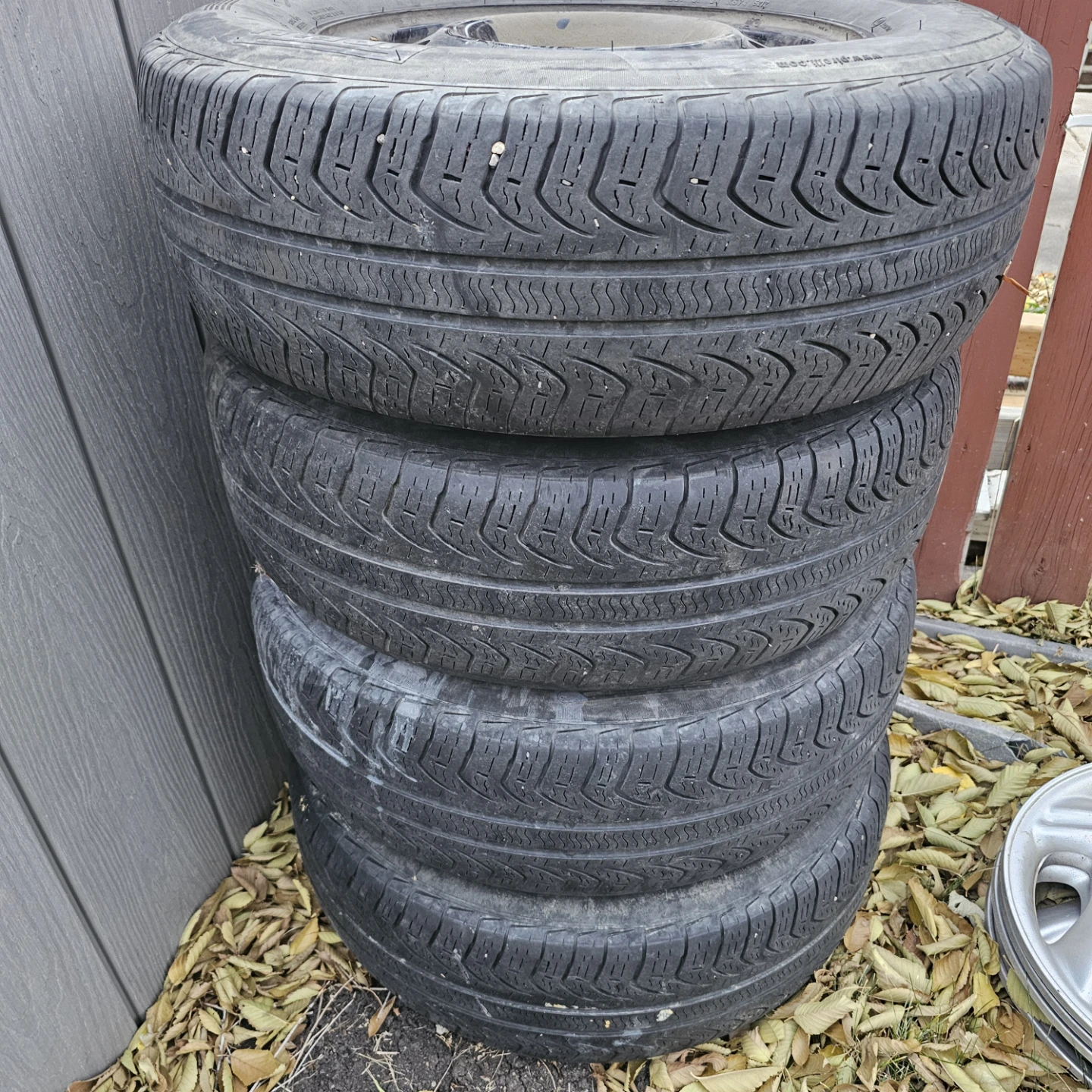 Pirelli 215/70R15 98T M+S Tires - Set of 4