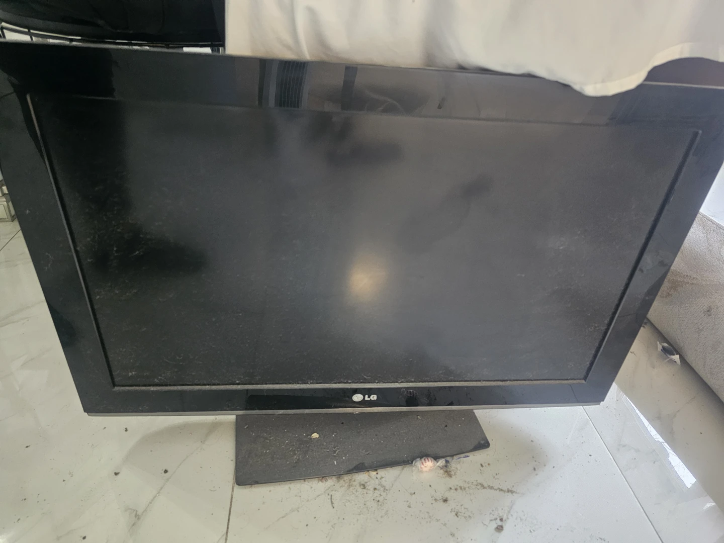 2 flat screen tvs - photo 2