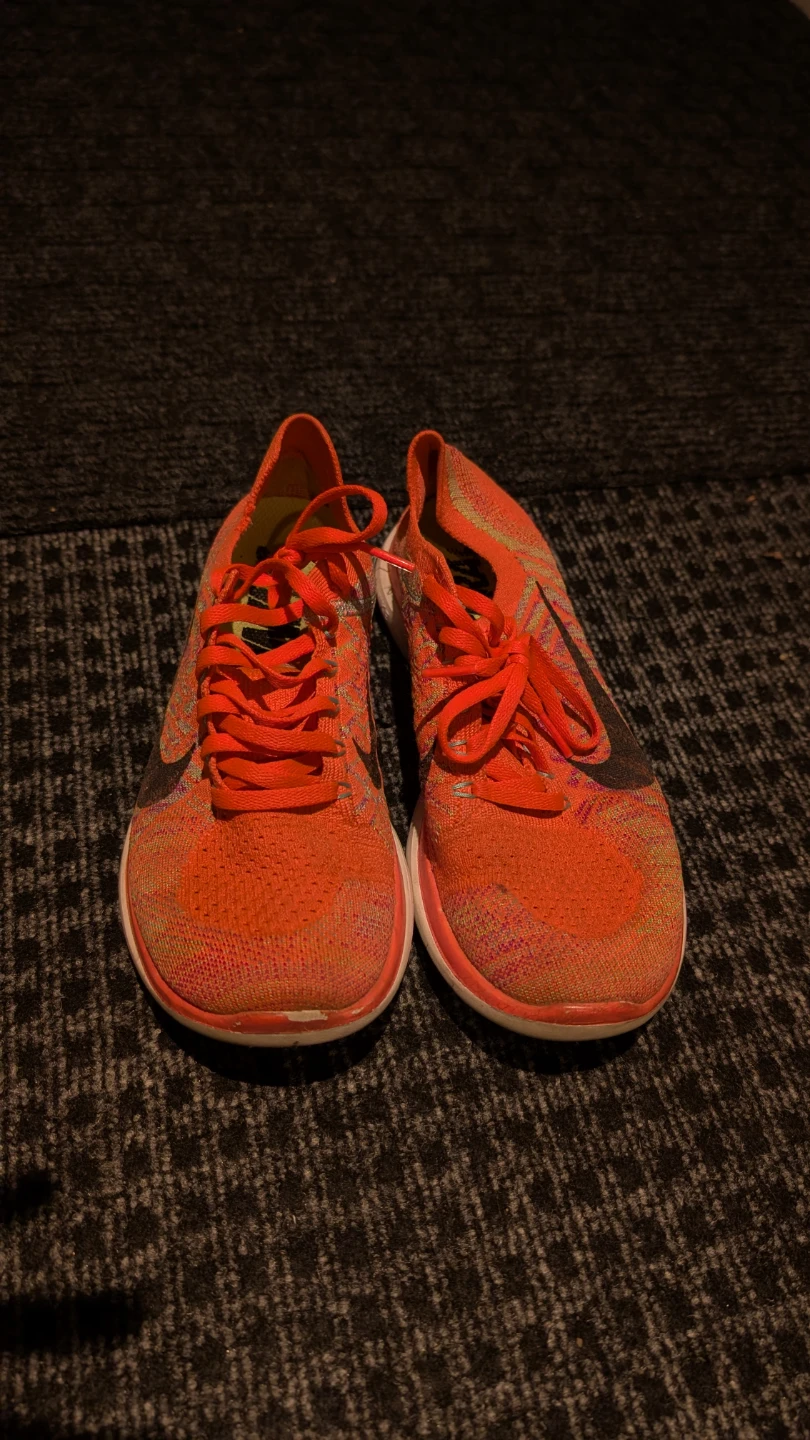 Nike Free 4.0 Flyknit running shoes bright coral