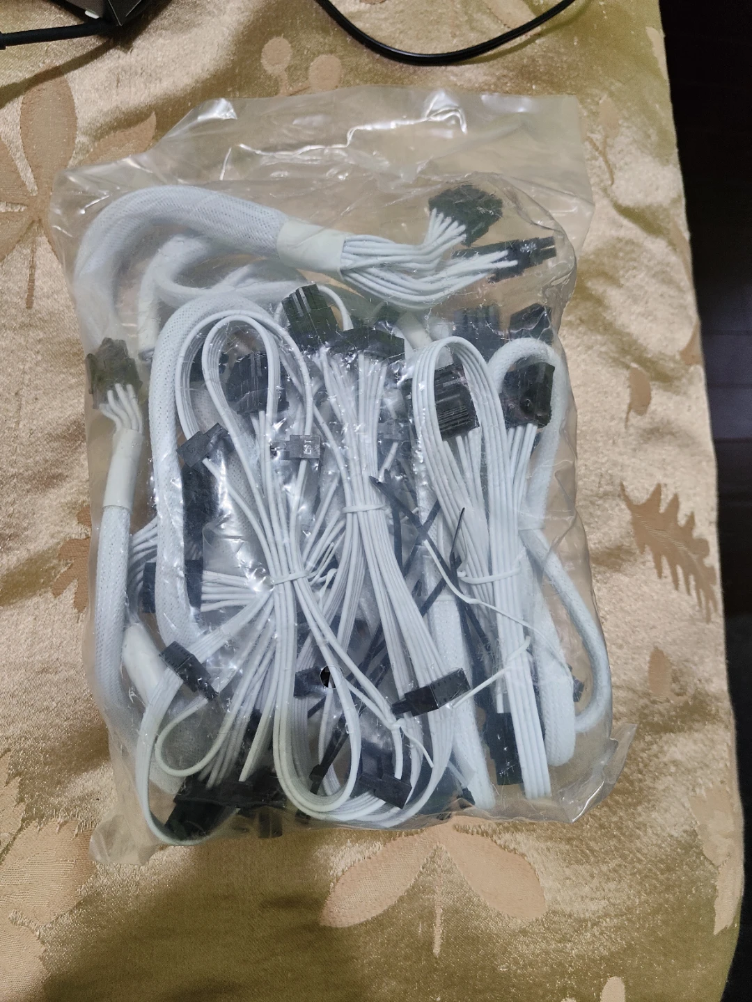 Corsair RM850 White Power Supply + Cables - photo 4