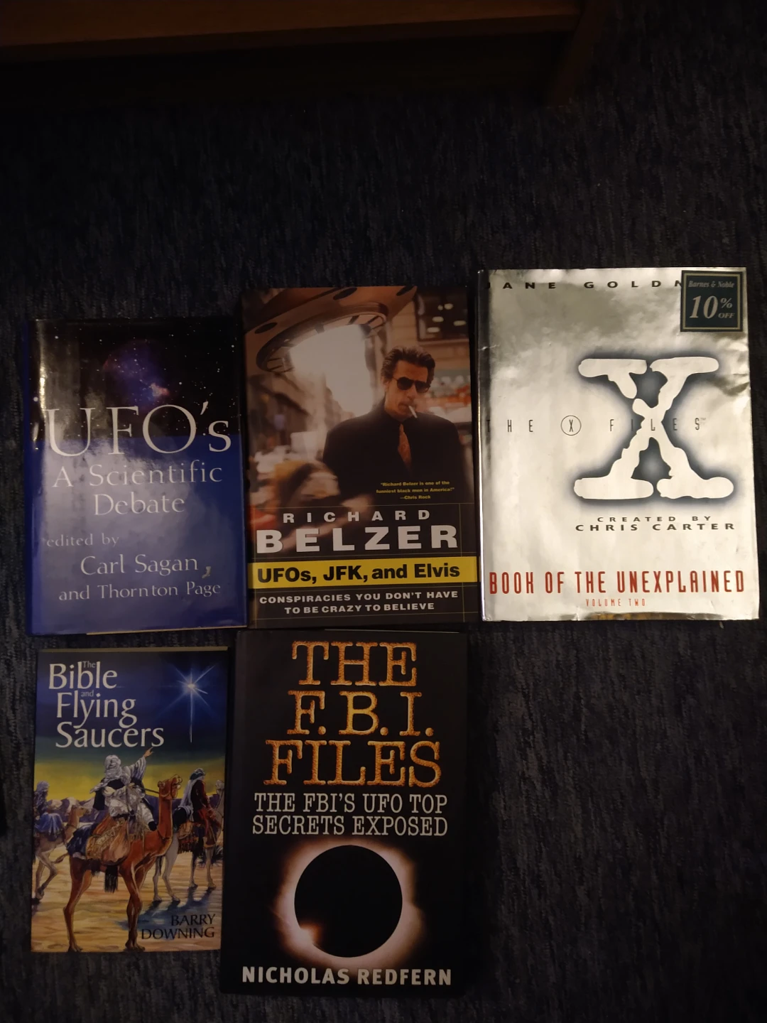 UFO Books: FBI Files, Carl Sagan, X-Files - photo 4