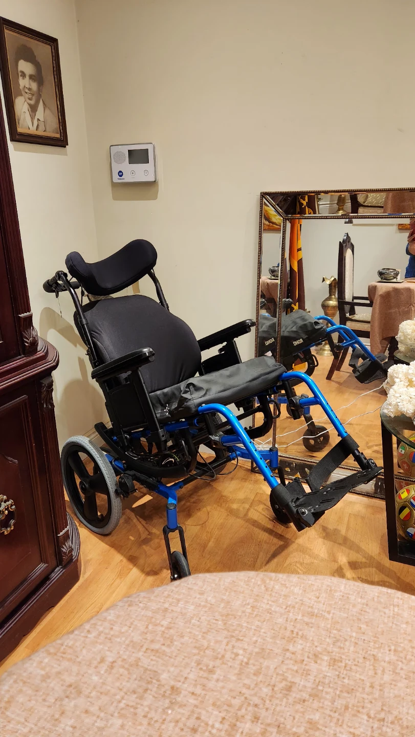 Tiltable manual Wheelchair - photo 2