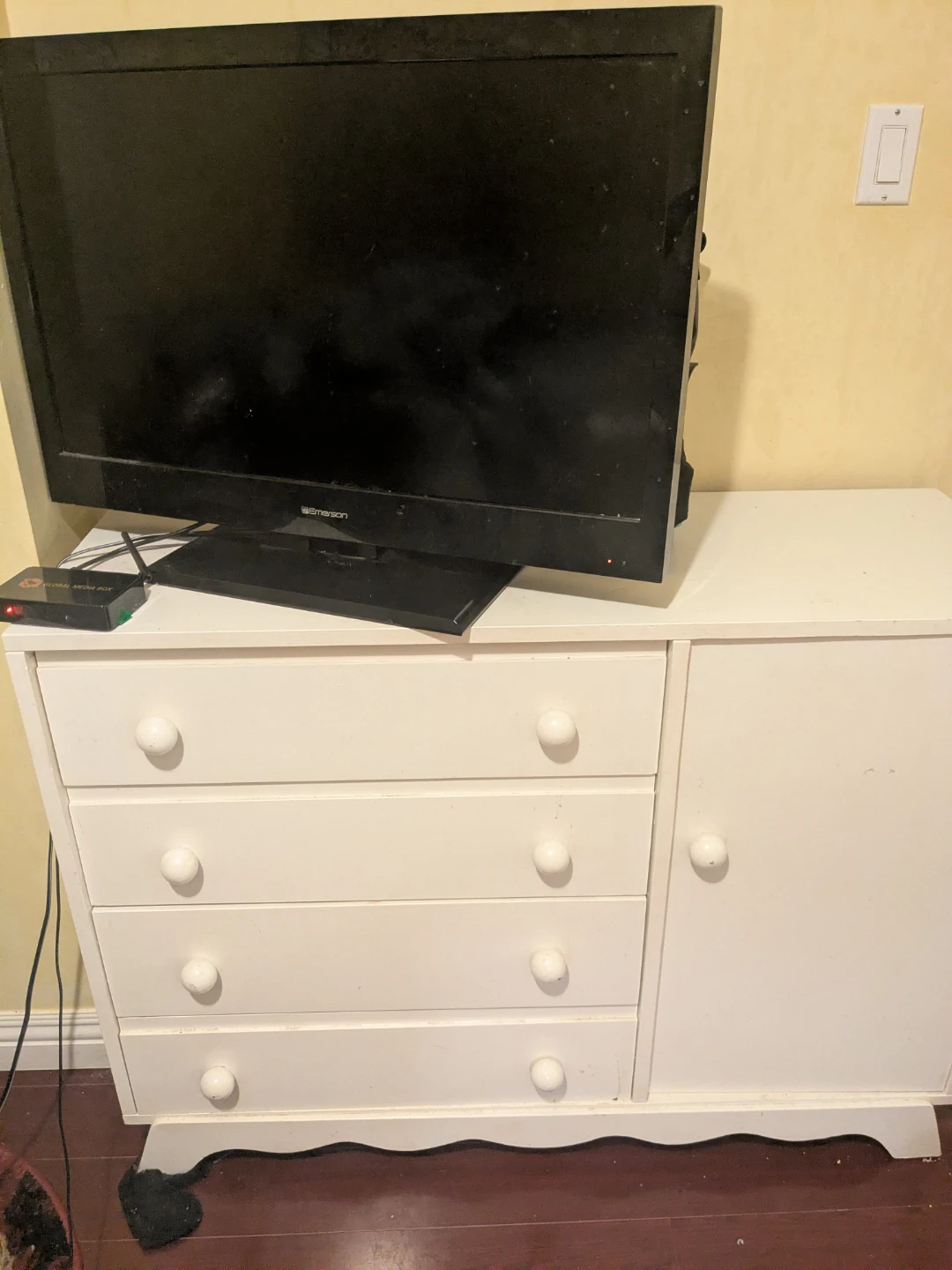Four Drawer White Dresser For Sale in excellent condition