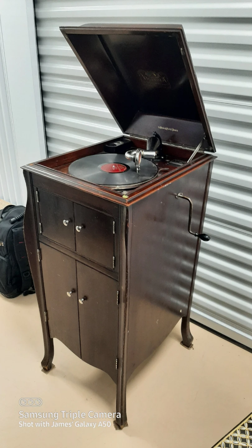 Victor Victrola VV-XA Antique Gramophone - photo 2