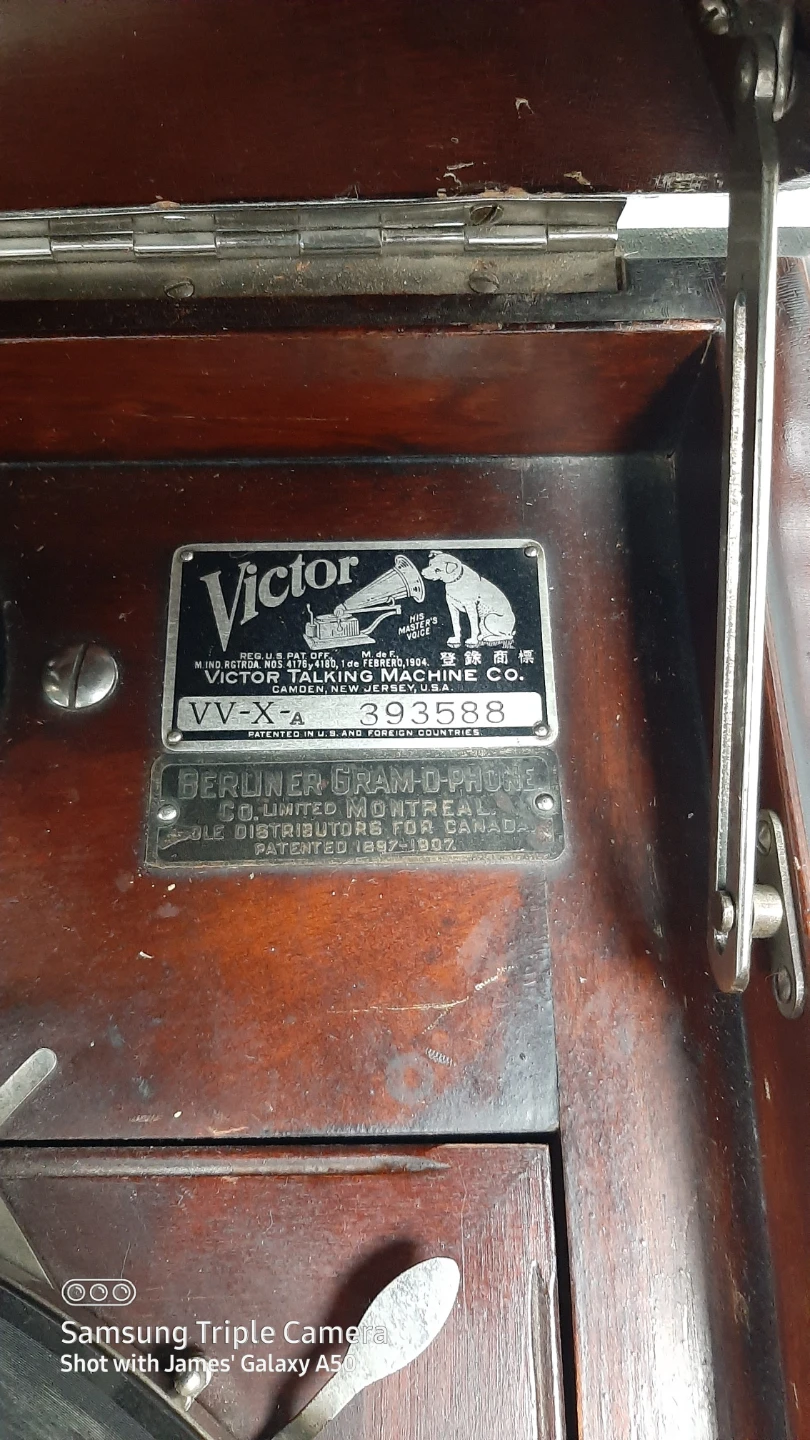 Victor Victrola VV-XA Antique Gramophone - photo 3