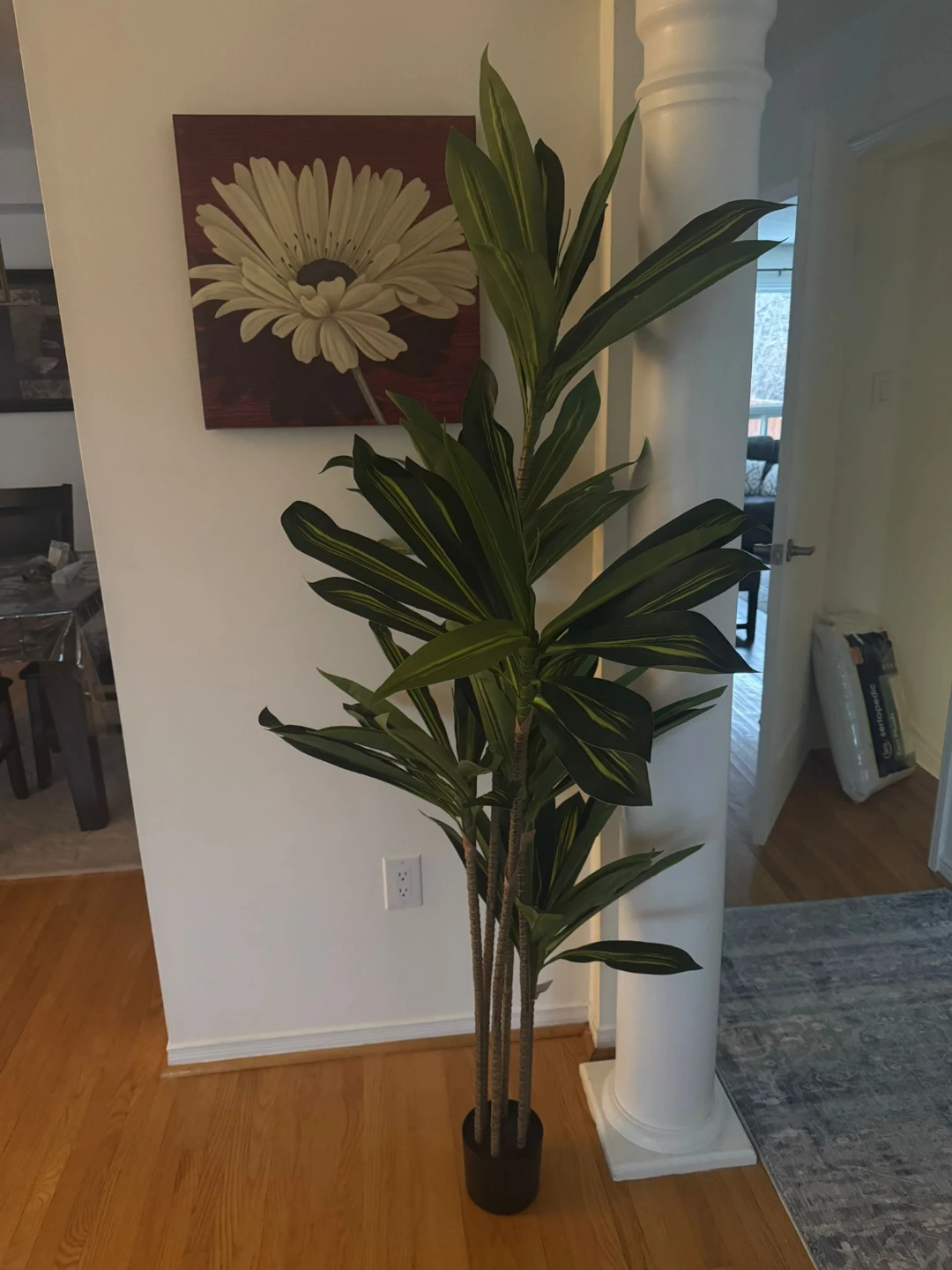 Gorgeous brand new 6ft artificial tree/plant🥕