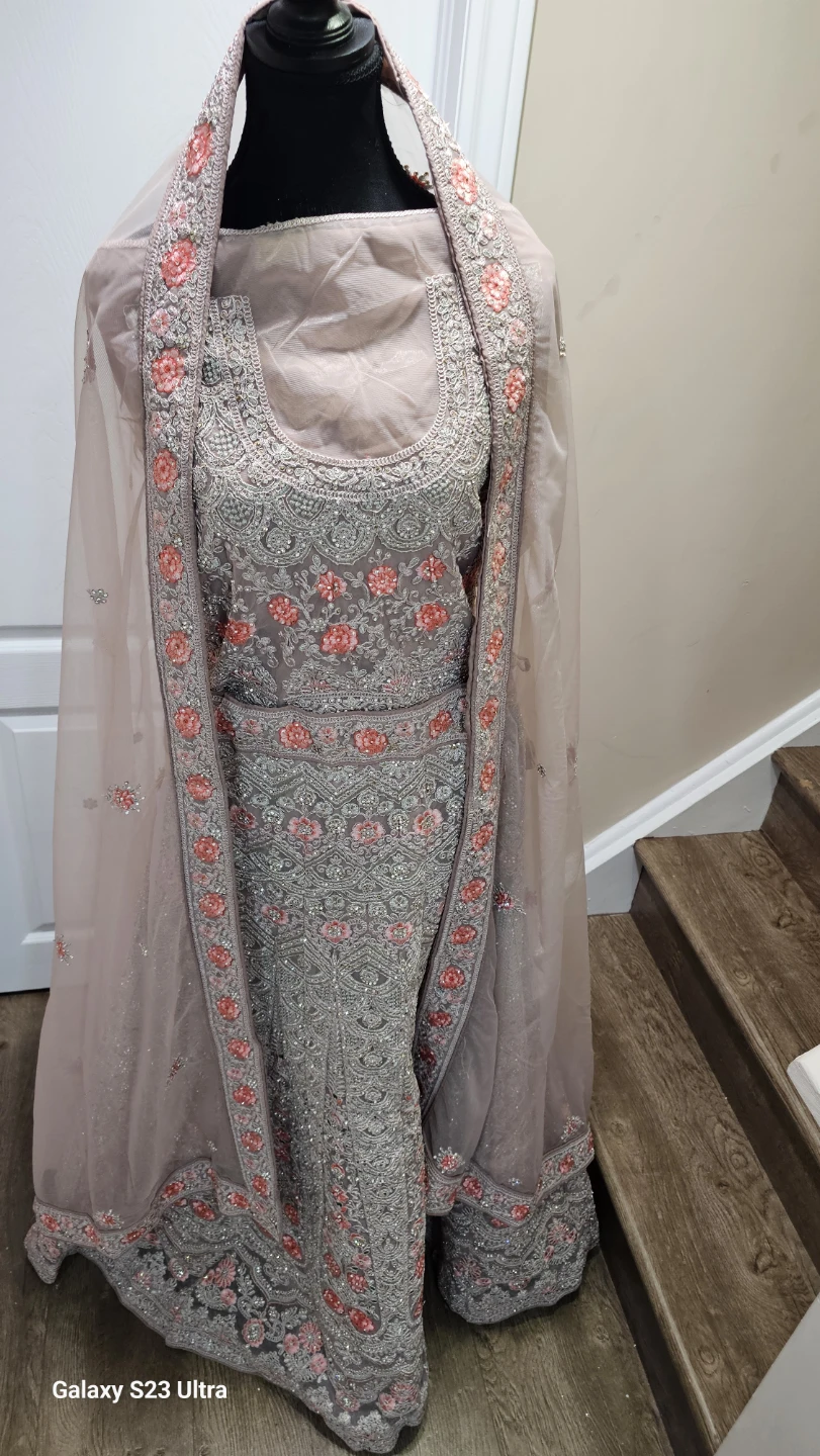 Lengha Choli Set - Traditional Indian Outfit - photo 2