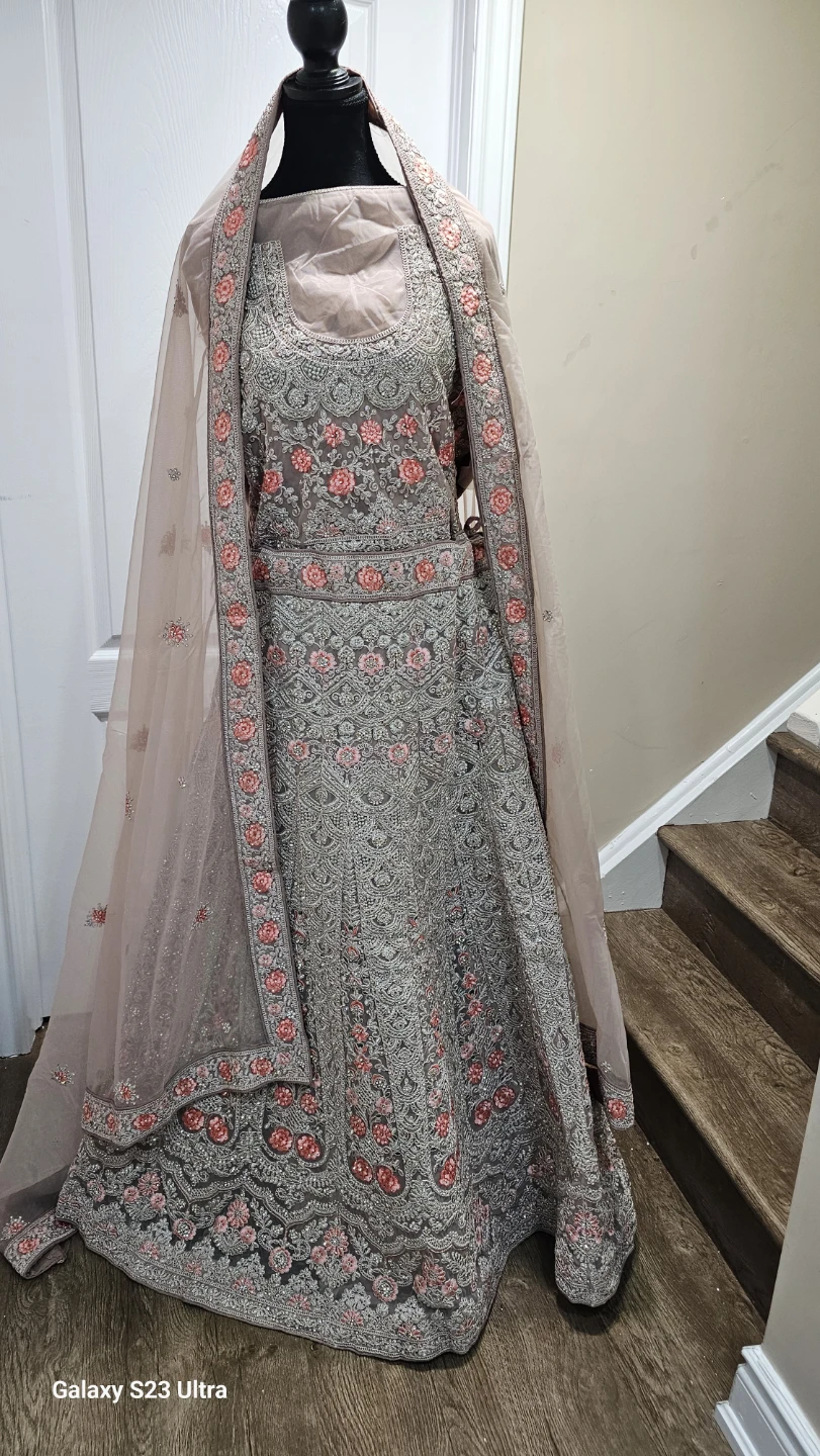 Lengha Choli Set - Traditional Indian Outfit - photo 5