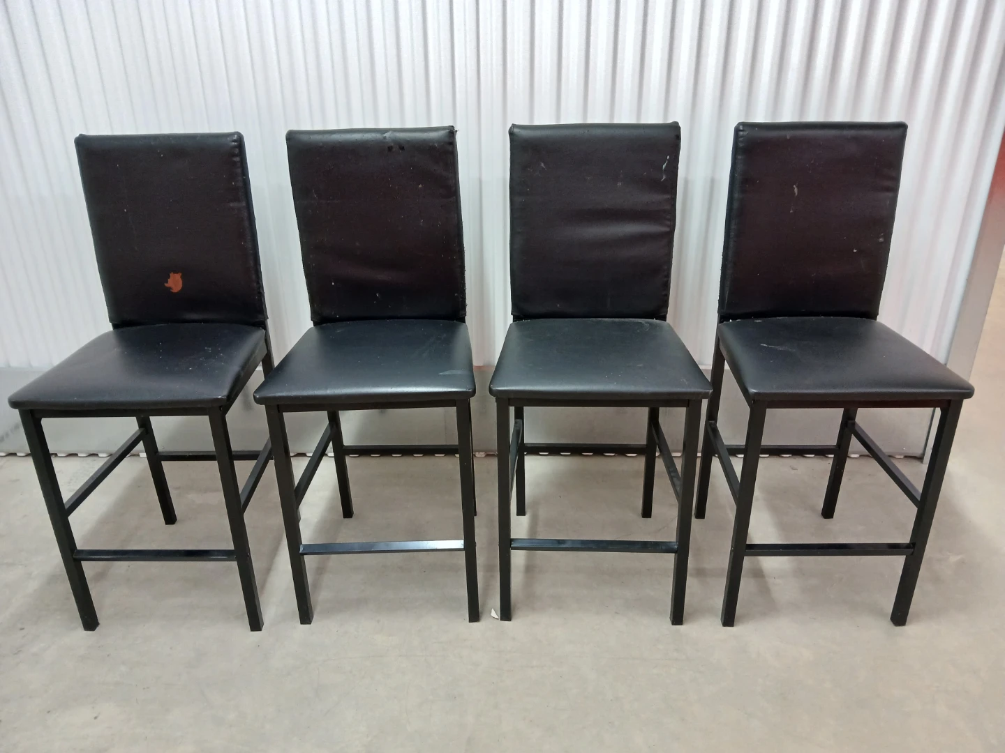 Set of 4 Black Faux Leather Bar Stools - photo 4