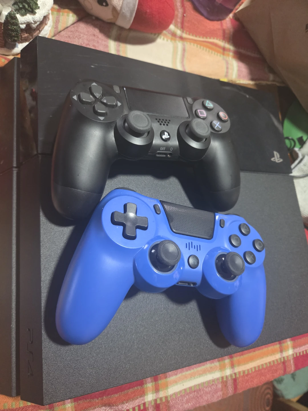 PlayStation 4 Console with 2 Controllers - photo 2