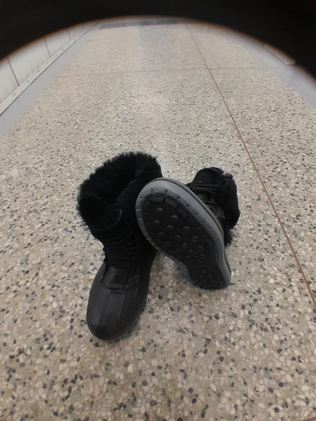 Black Fur Lined Winter Boots Original corc - photo 2