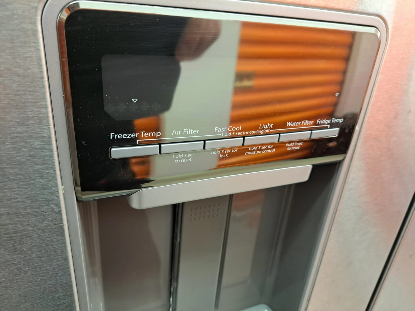Whirlpool WRF560SEYM05 Refrigerator - photo 4