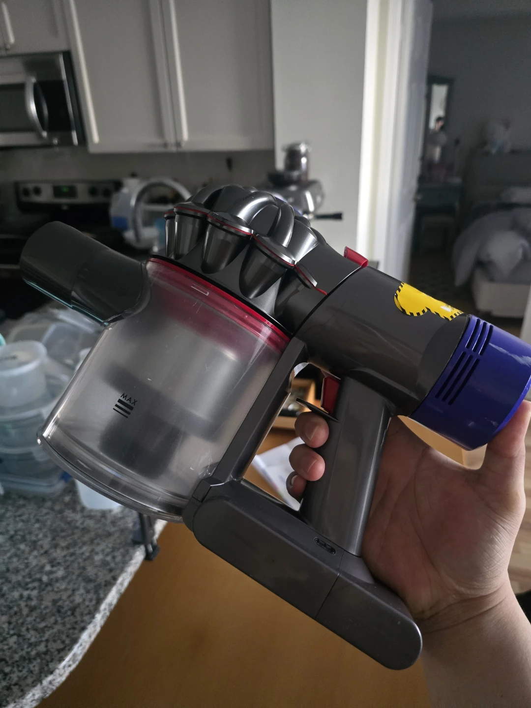 Dyson V8 - photo 2