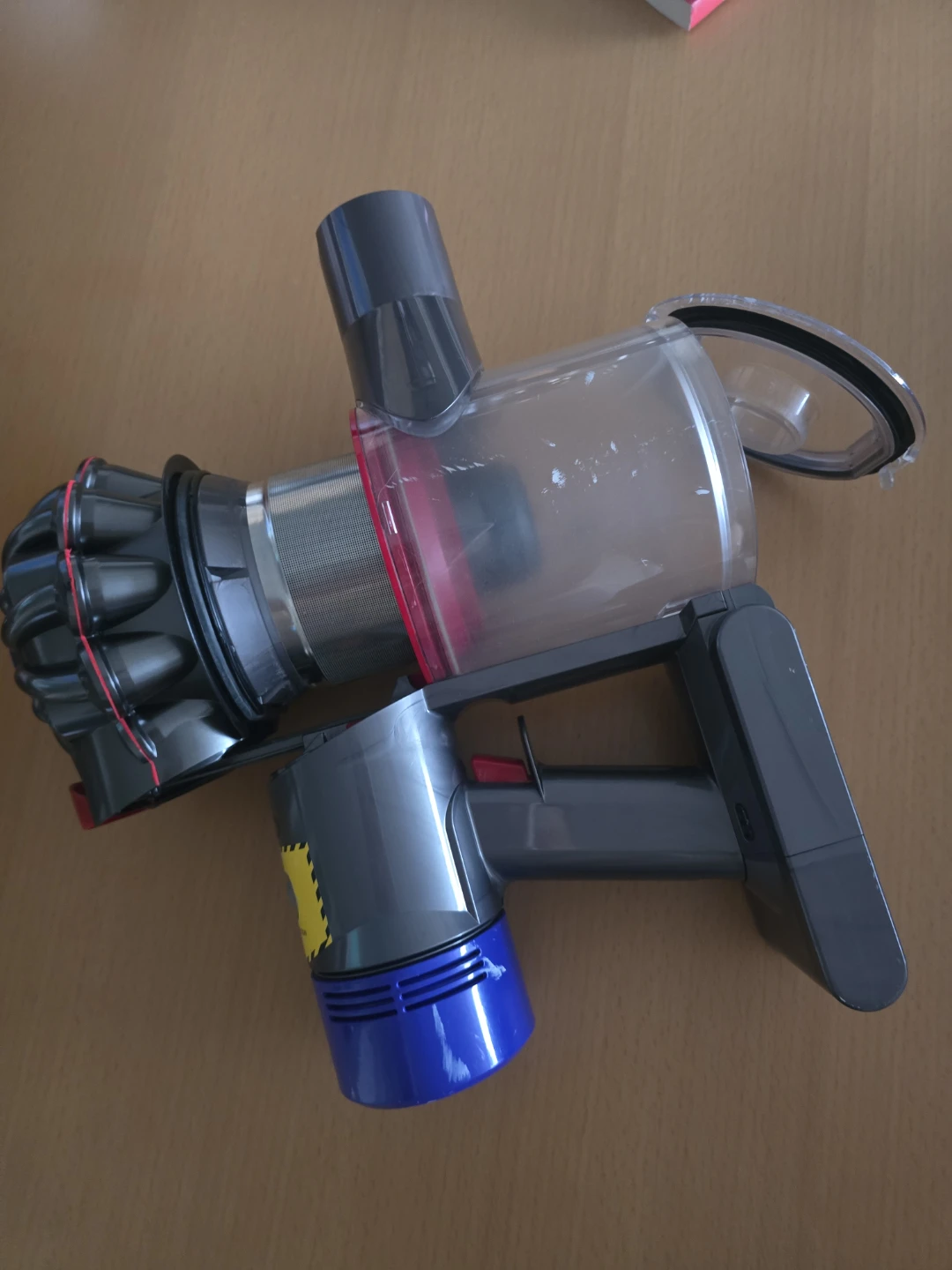 Dyson V8 - photo 3