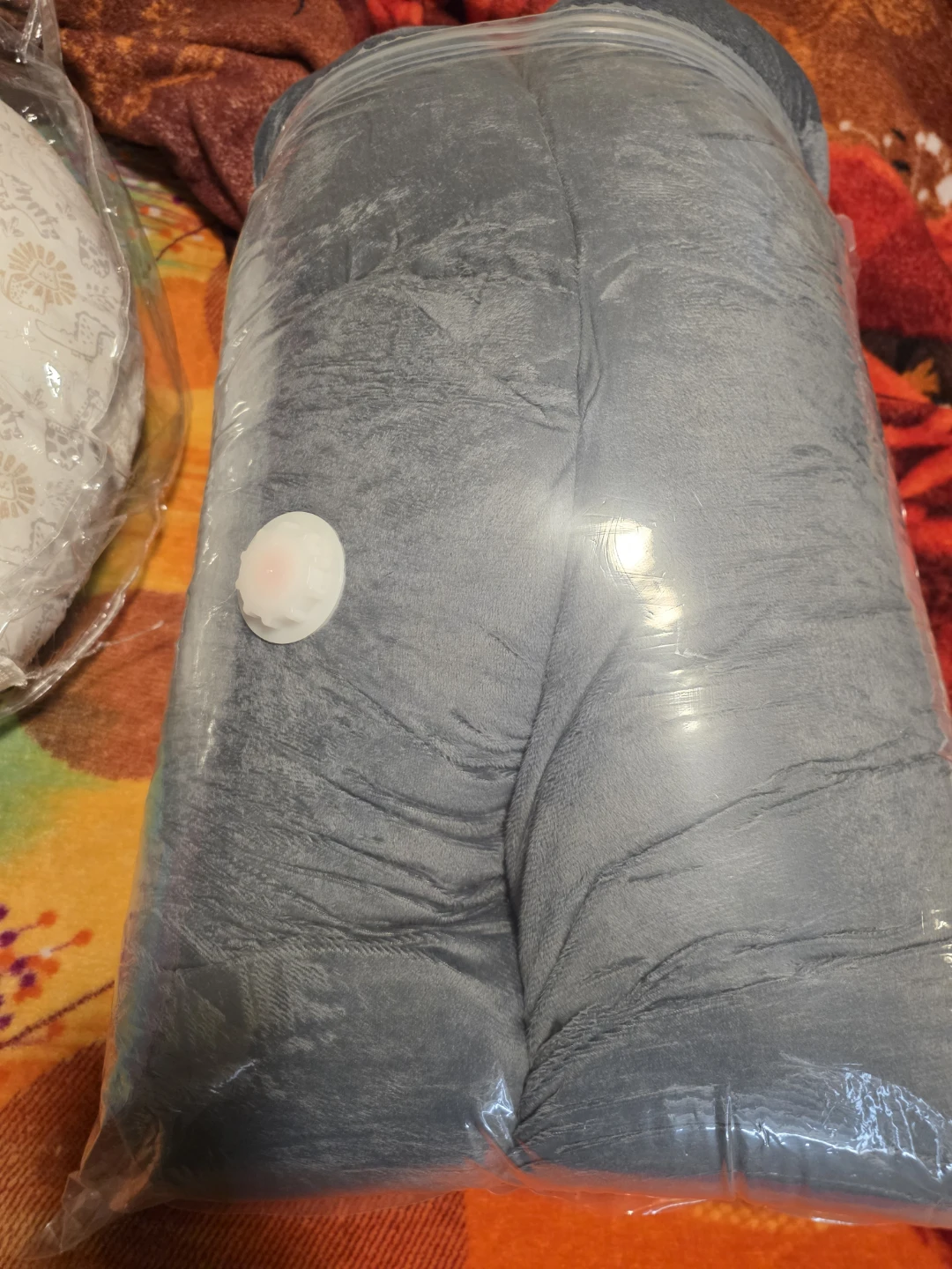 Chilling Home Pregnancy Pillow - New in Packaging - photo 5
