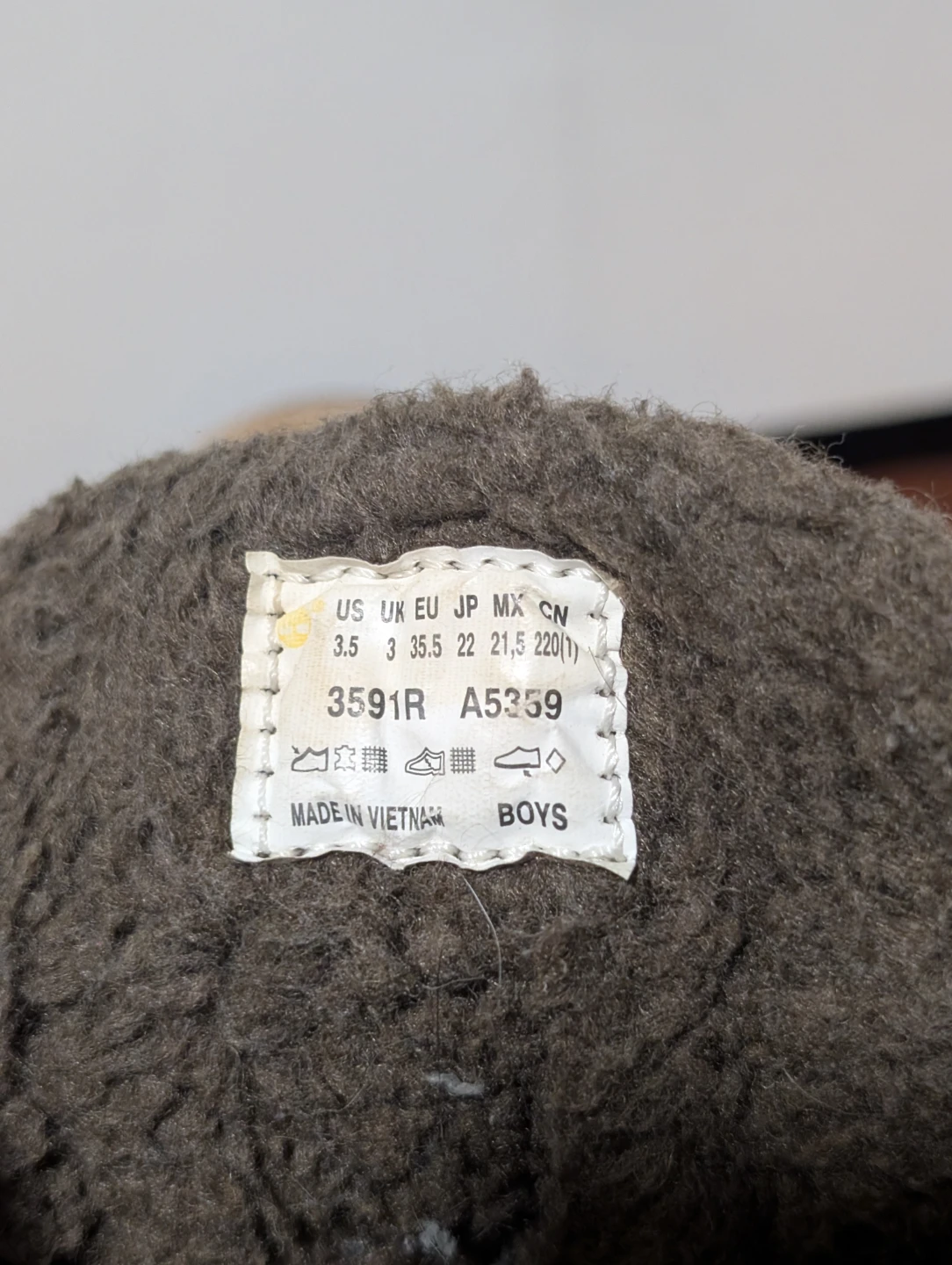 Timberland Boys' Winter Boots - Size 3.5 - photo 3