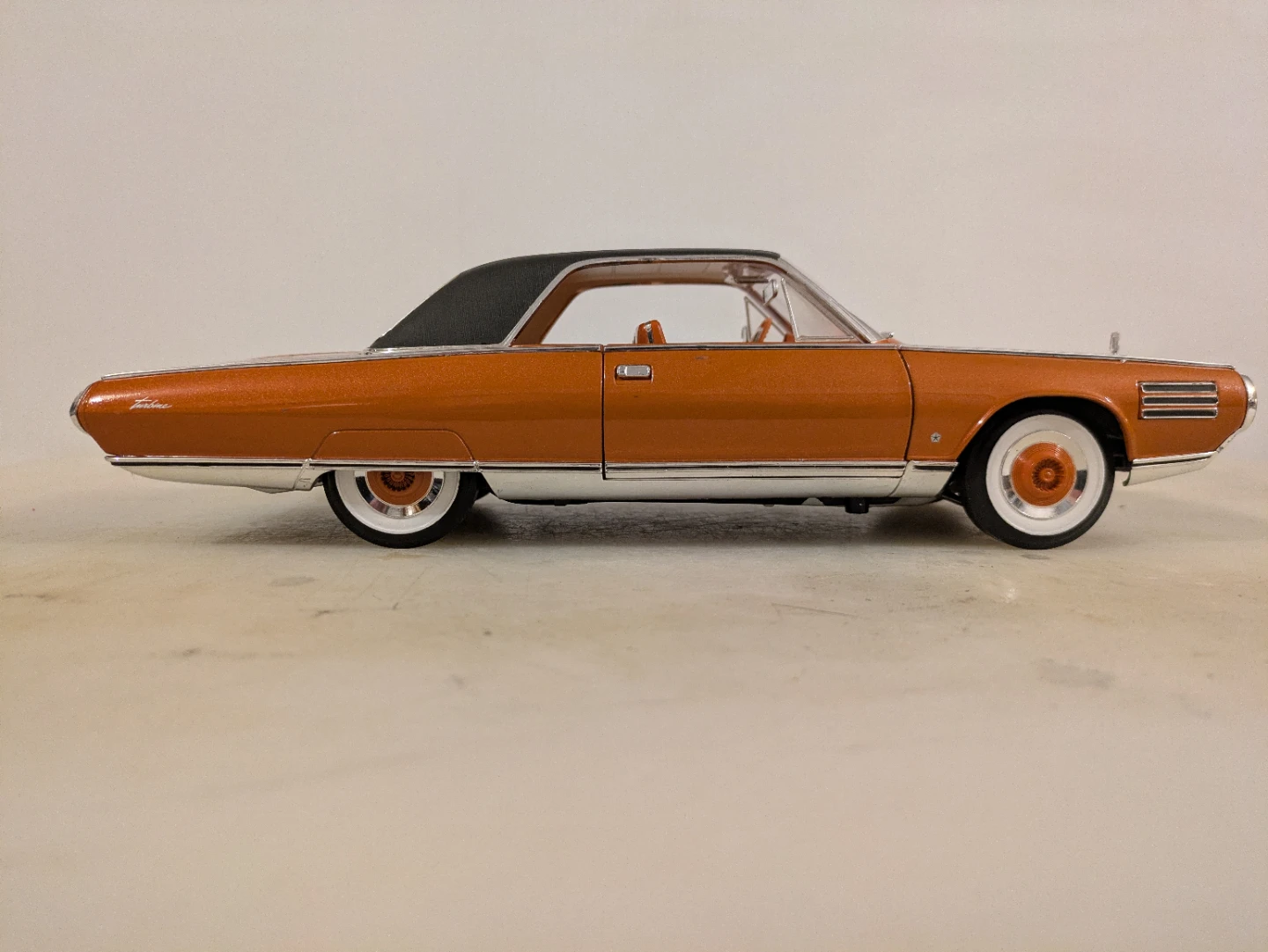 1963 Chrysler Turbine Car Diecast Model , 1:18 Scale - photo 4