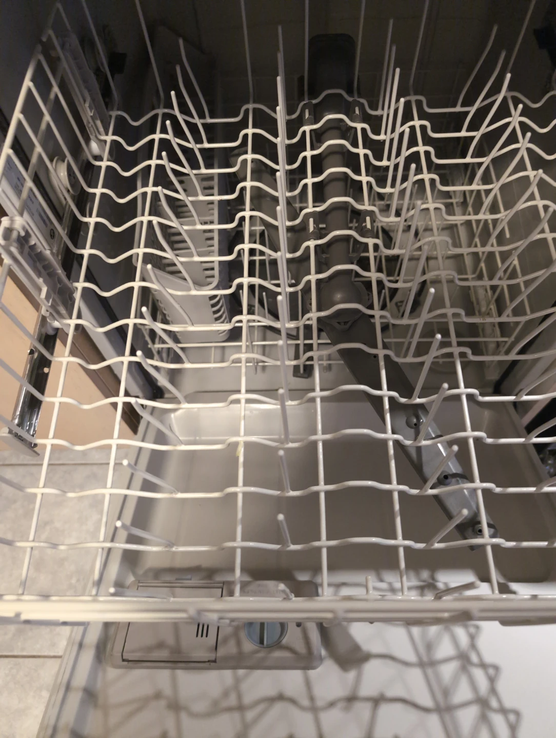 Amana Dishwasher - photo 4