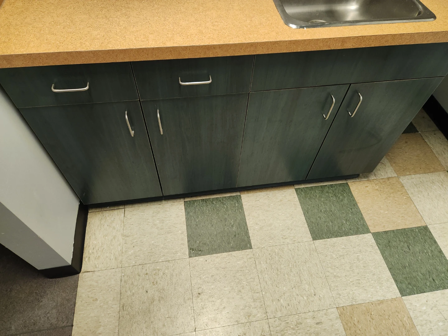 Kitchen Cabinets - photo 4