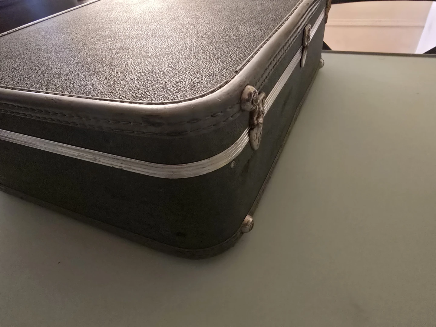 Vintage Olive Green Suitcase - photo 5