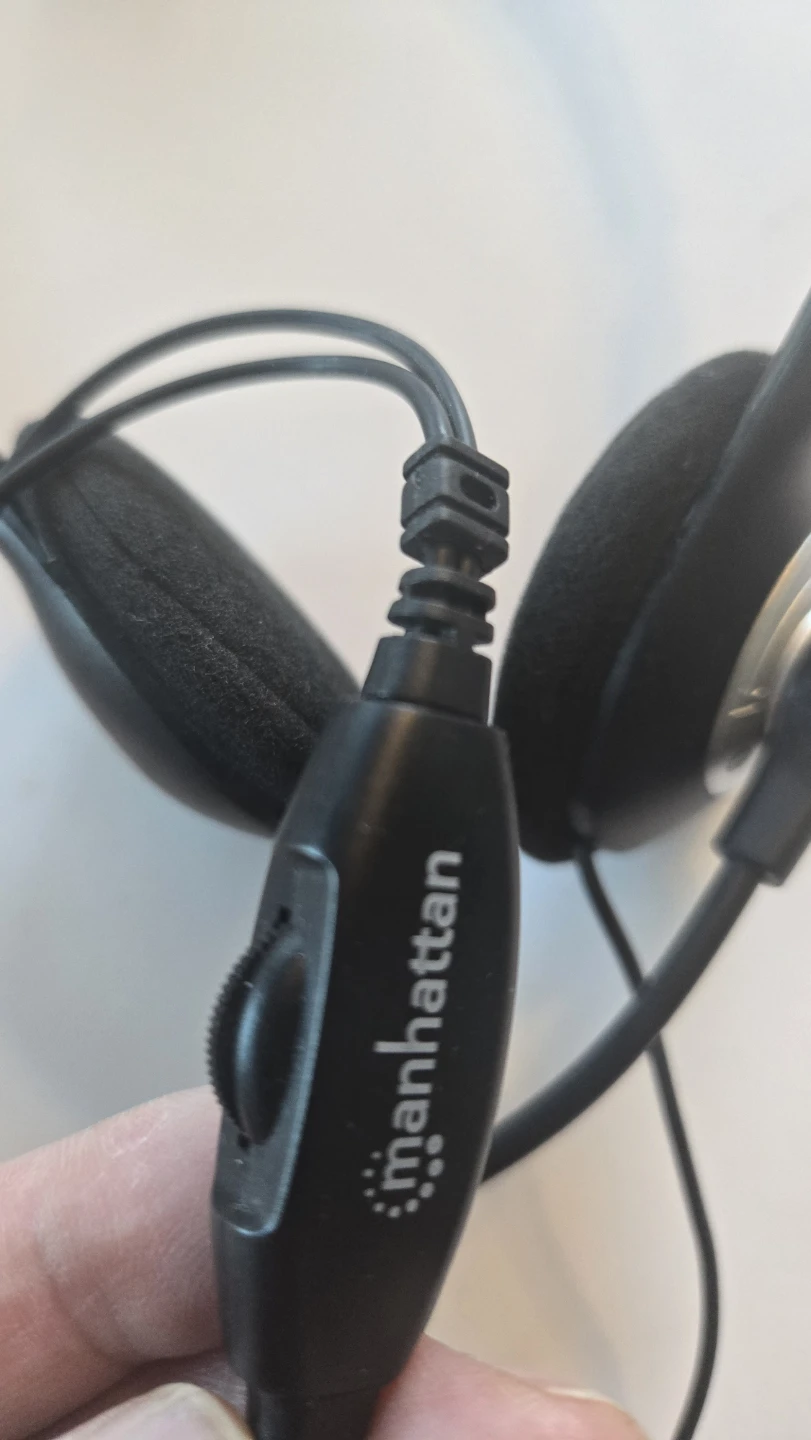 Manhattan On-Ear Headphones with Microphone - photo 5