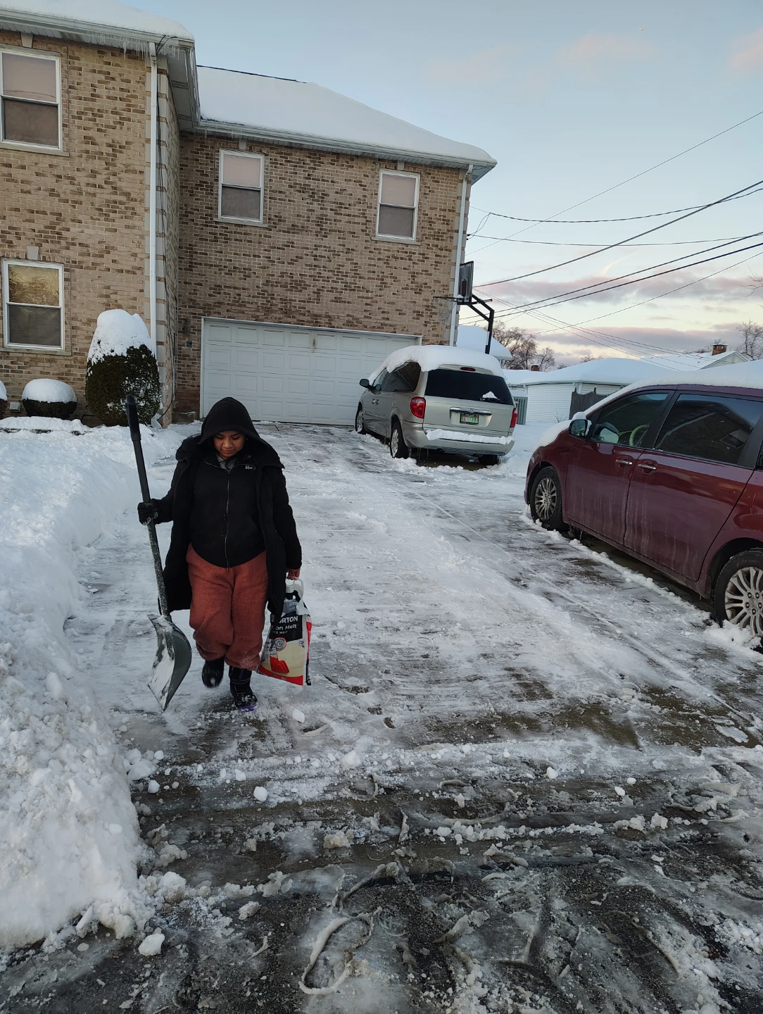 We offer snow removal services in Chicago, IL and Suburbs - photo 4