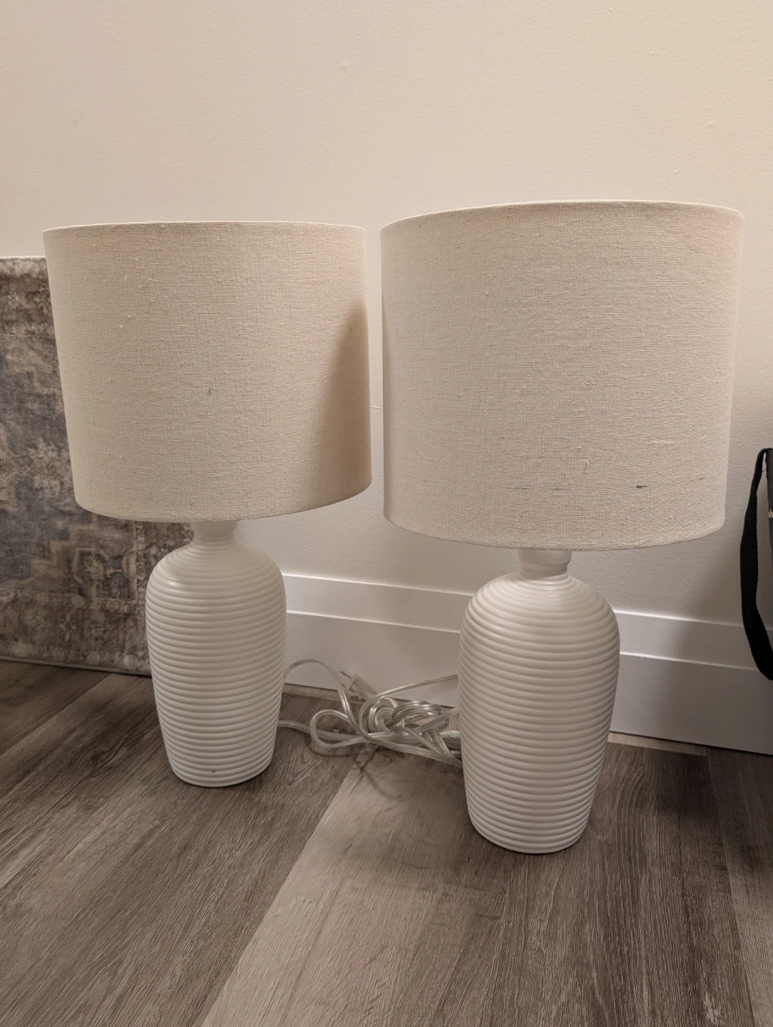 Set of 2 Porcelain and Linen Table Lamps - photo 2