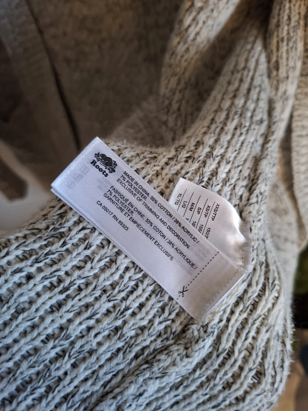 Roots Snowy Fox Cabin/Grey Knit Cardigan (Small) - photo 5
