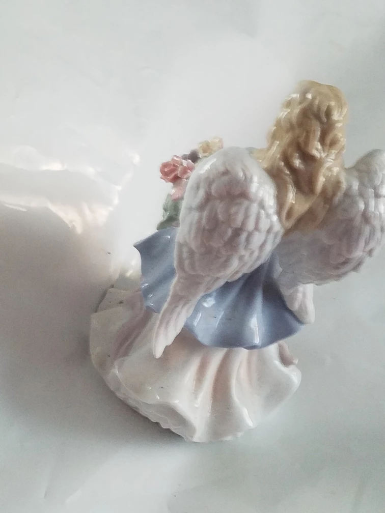 Ceramic Angel Music Box Figurine - photo 3