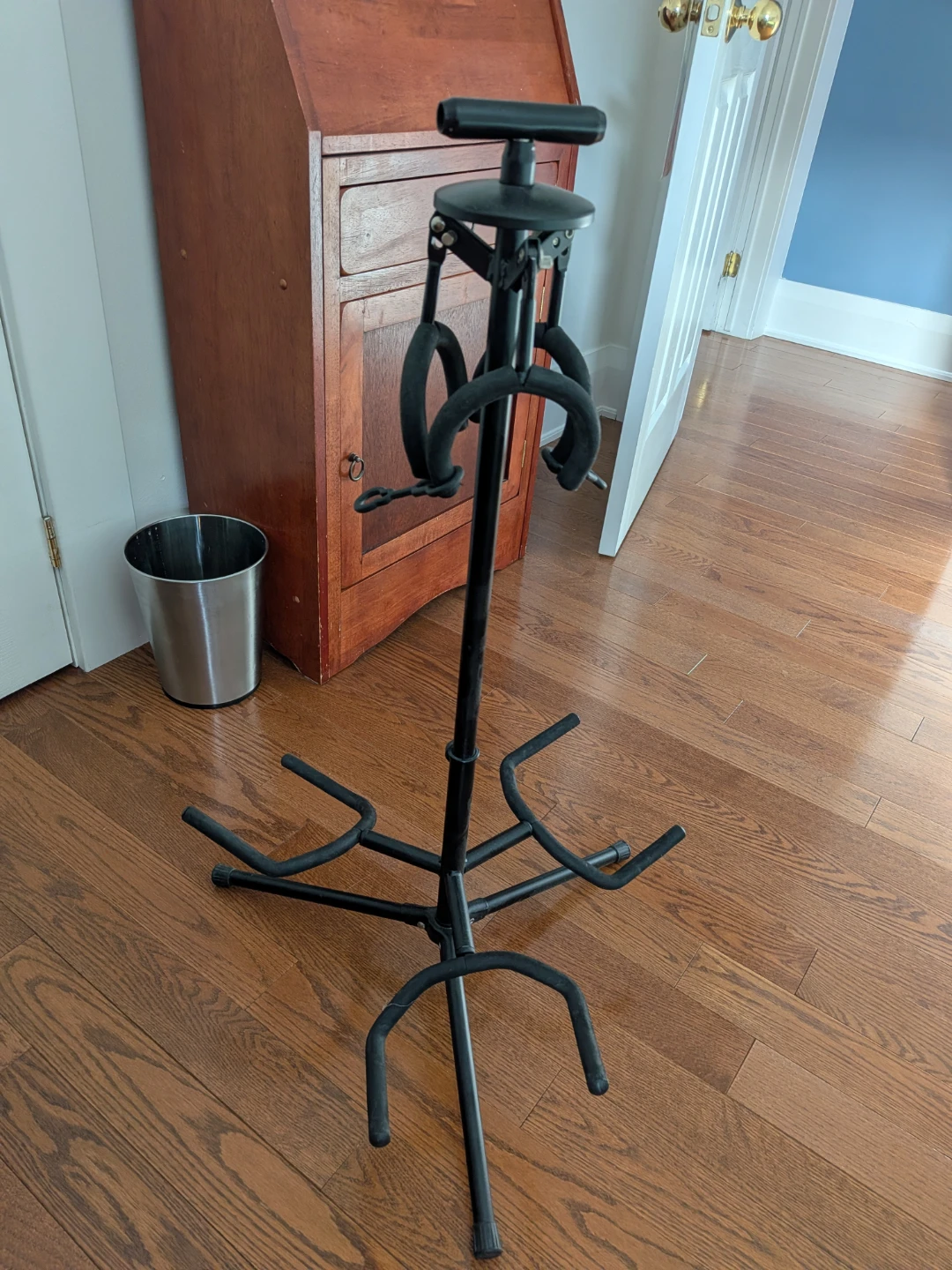 Guitar Stand - Three Guitars - Black