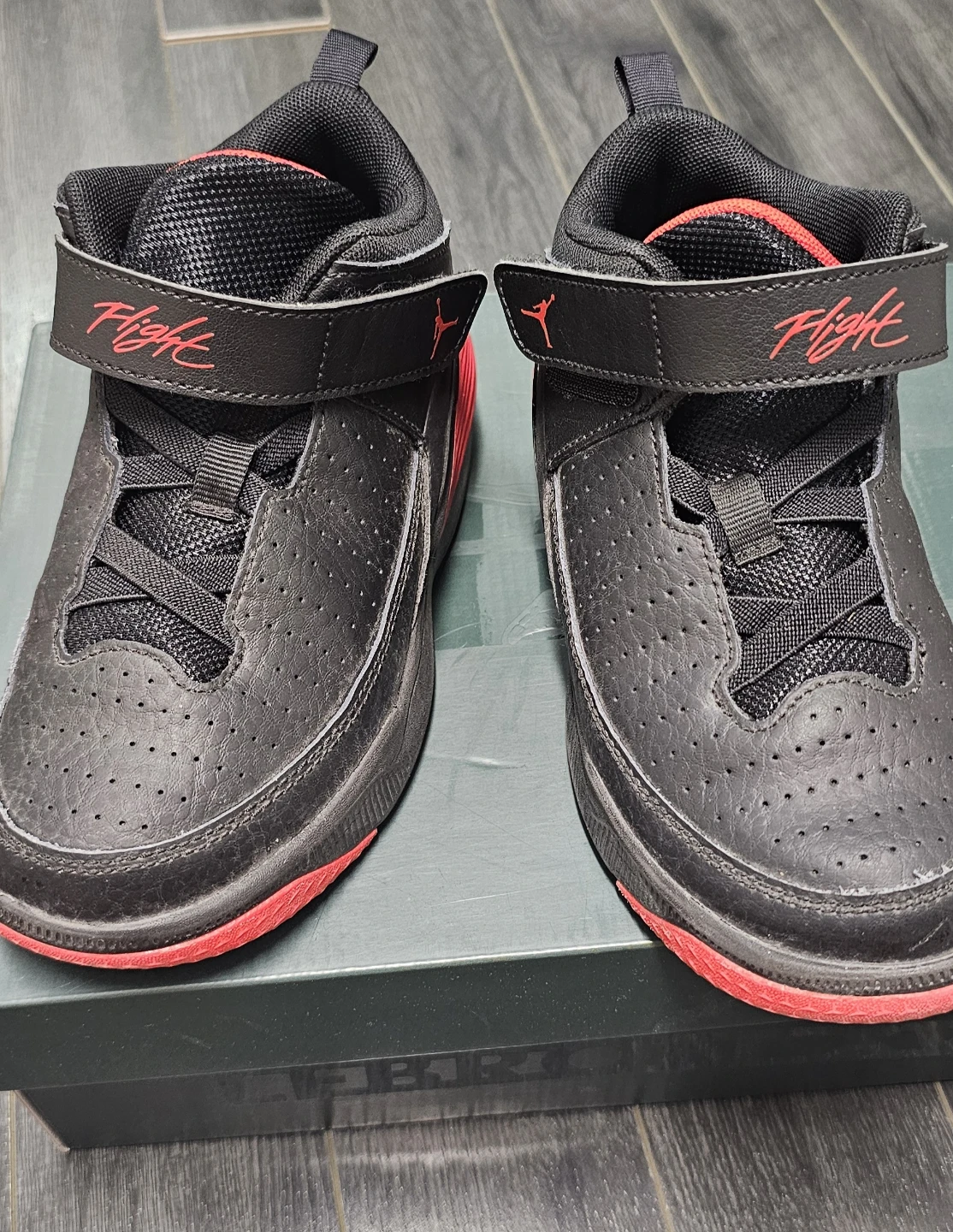 Jordan Max Aura 5 Kids Basketball Shoes