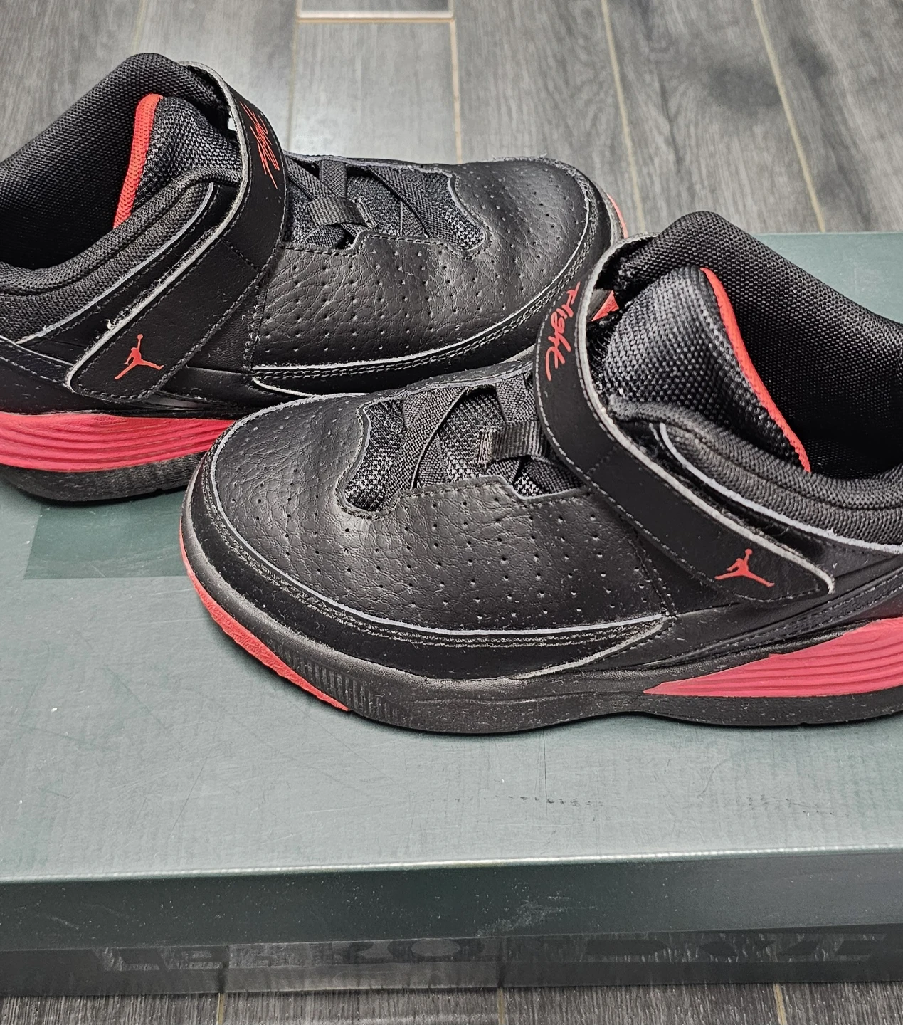 Jordan Max Aura 5 Kids Basketball Shoes - photo 2