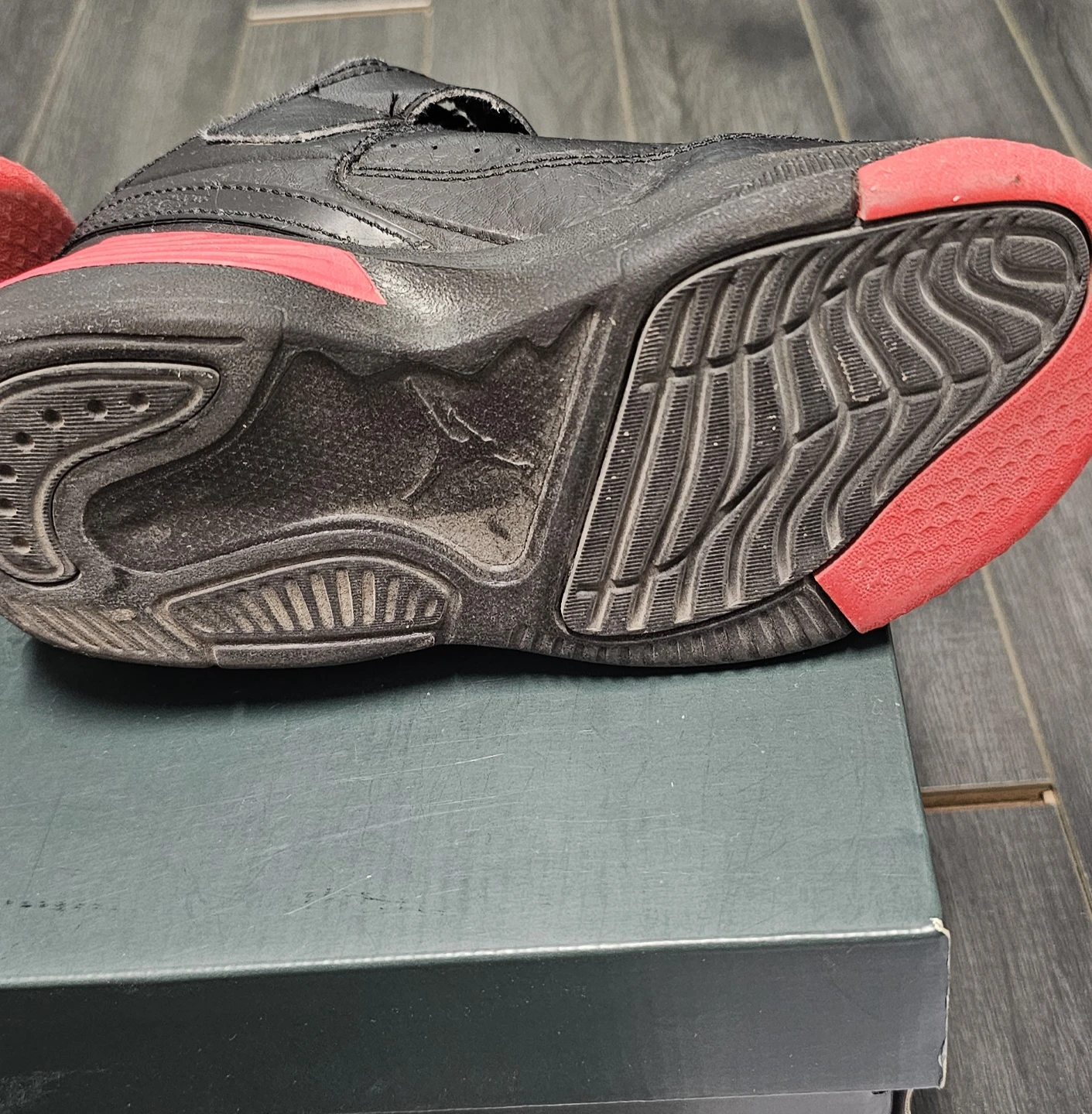 Jordan Max Aura 5 Kids Basketball Shoes - photo 4
