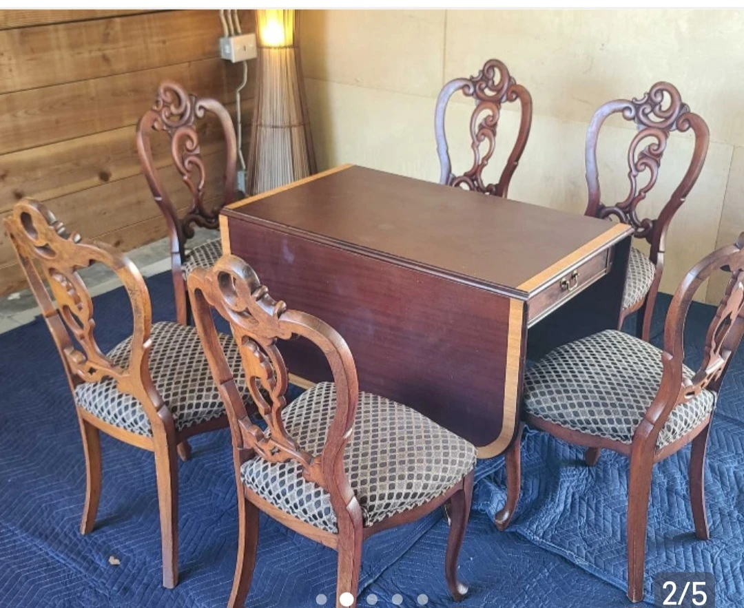 Antique Dining Table with 6 Ornate Chairs - photo 2