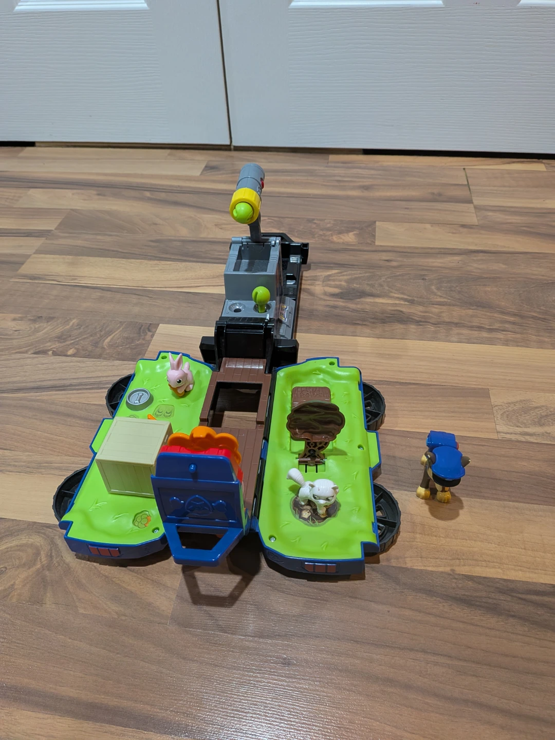 Paw Patrol Chase Transforming Vehicle - photo 3