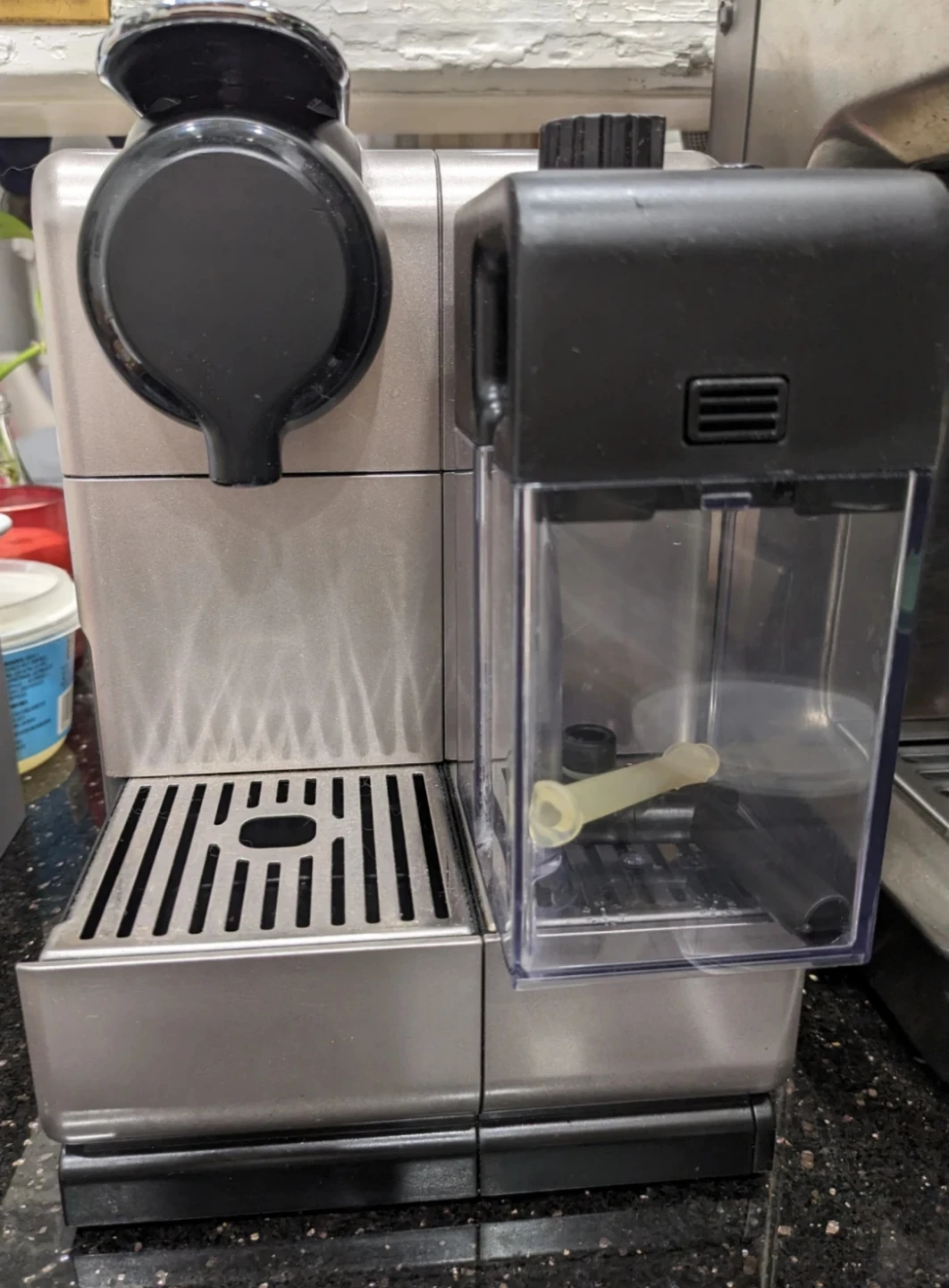 🥕 Nespresso DeLonghi Lattissima Pro - photo 2