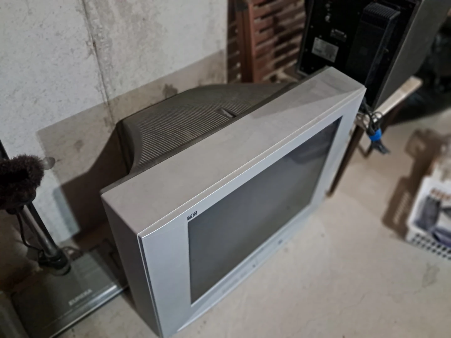 Panasonic CRT TV - photo 3