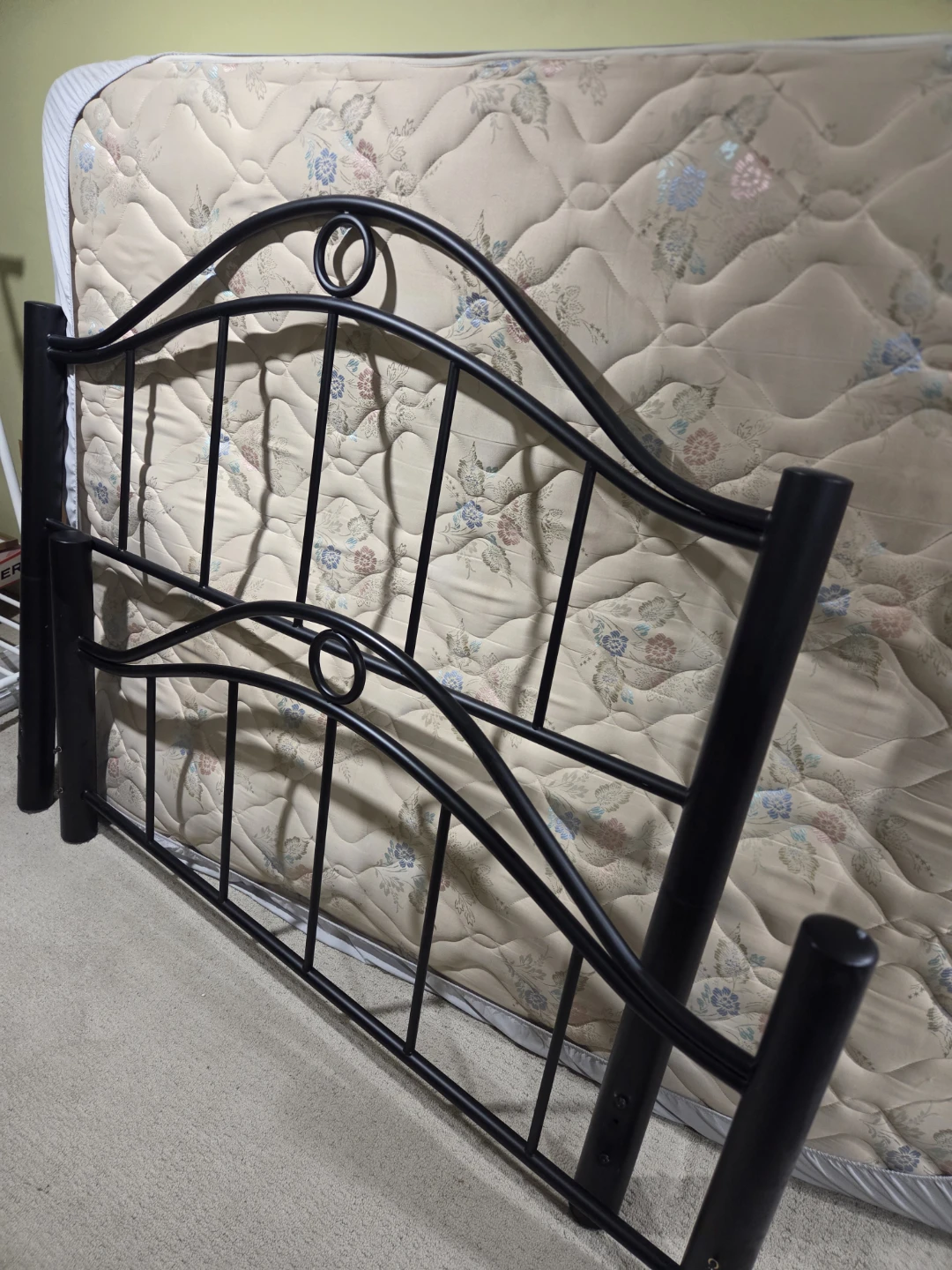 Doubke size Black Metal Bed Frame  excellent condition - photo 3