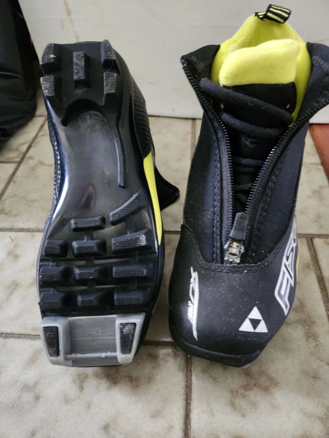 Children's Fischer XC Ski Boots size 1 - photo 3