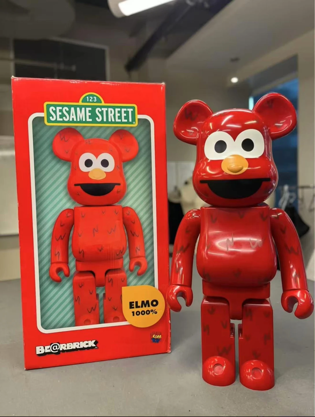 BE@RBRICK Sesame Street Elmo 1000% Figure