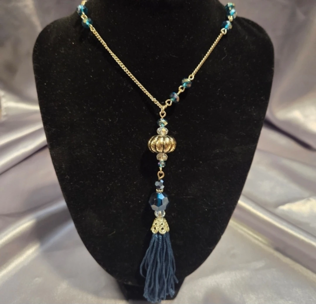 Vintage Avon NRT Blue  Bead & Tassel  Long chain Necklace - photo 3
