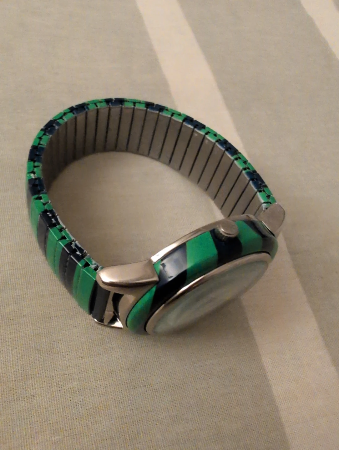 Watch with Green & Black Striped Band - doesn't work! - photo 4