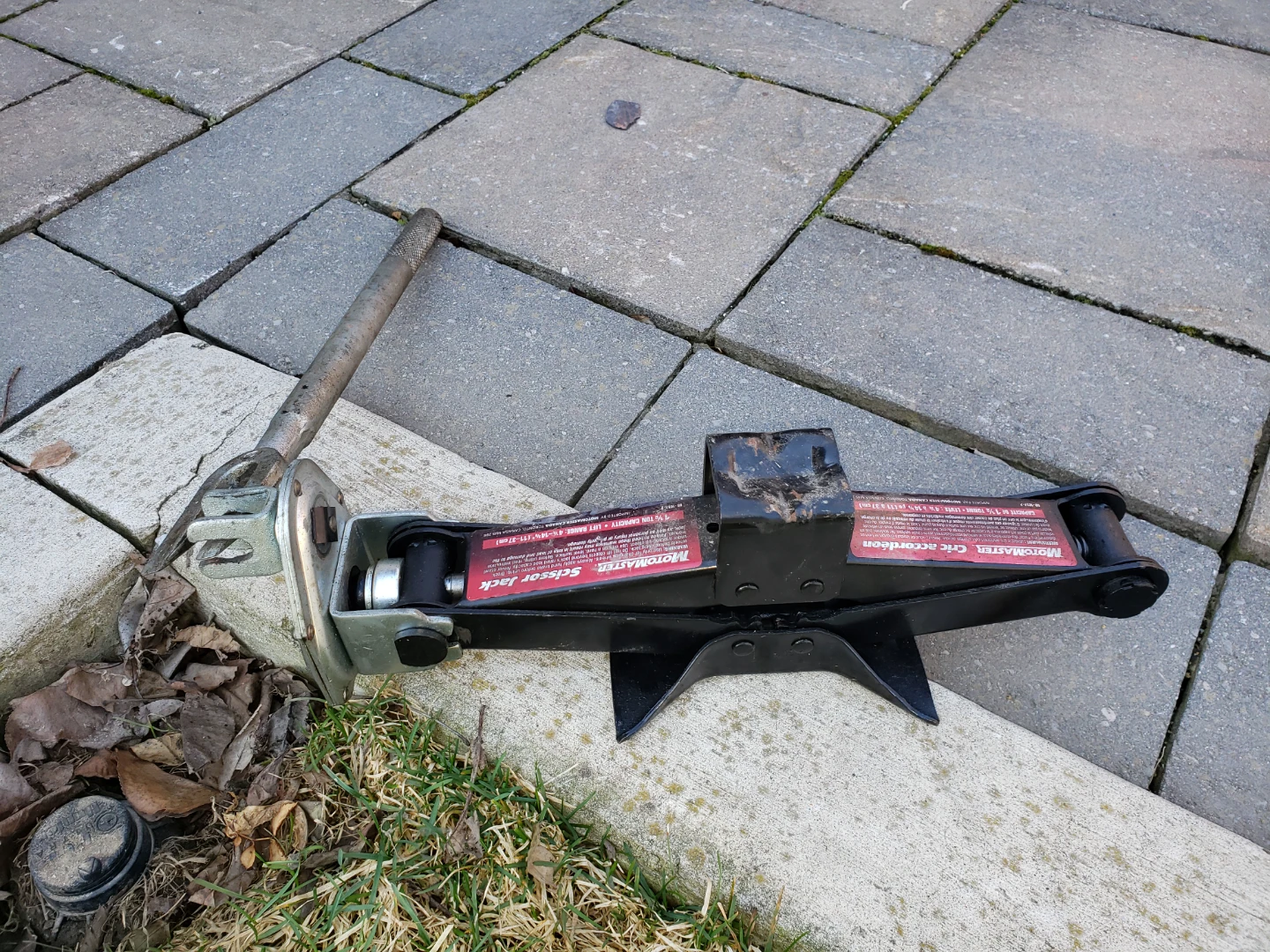 Auto-Master Scissor Jack with Handle - photo 3