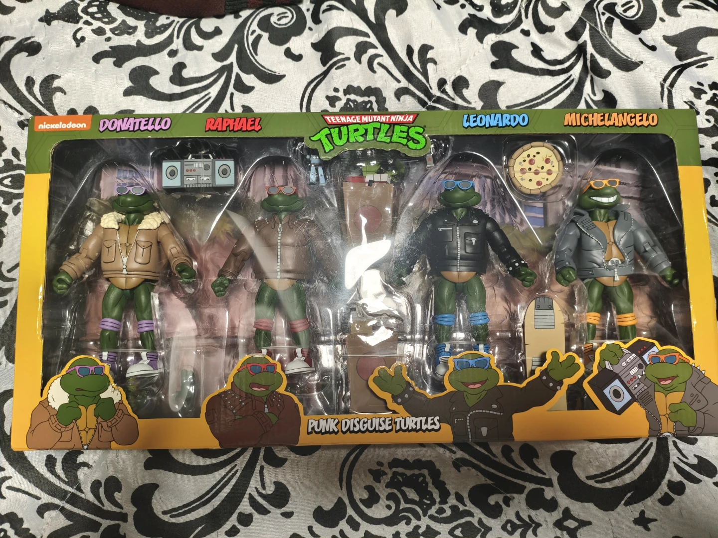 Teenage Mutant Ninja Turtles Punk Disguise 4-Pack