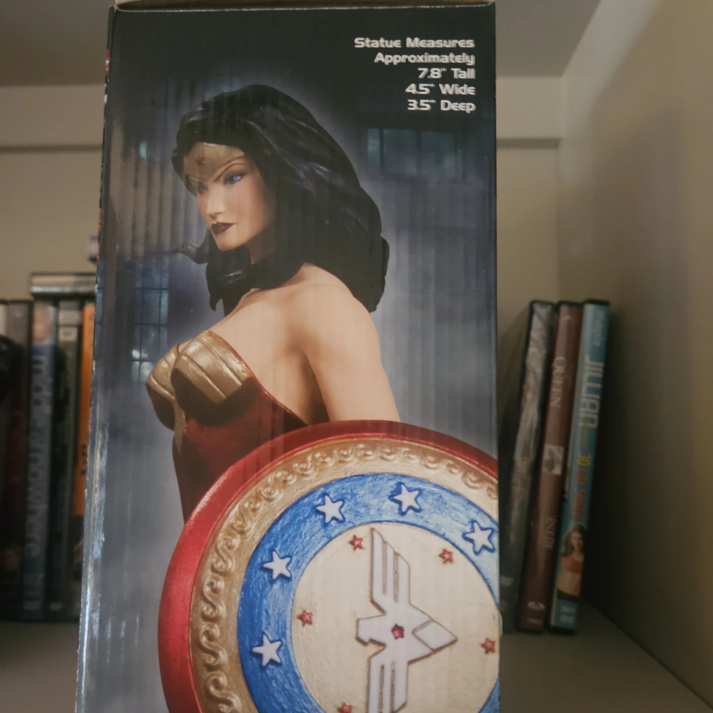 DC Universe Wonder Woman Statue Limited Edition - photo 2