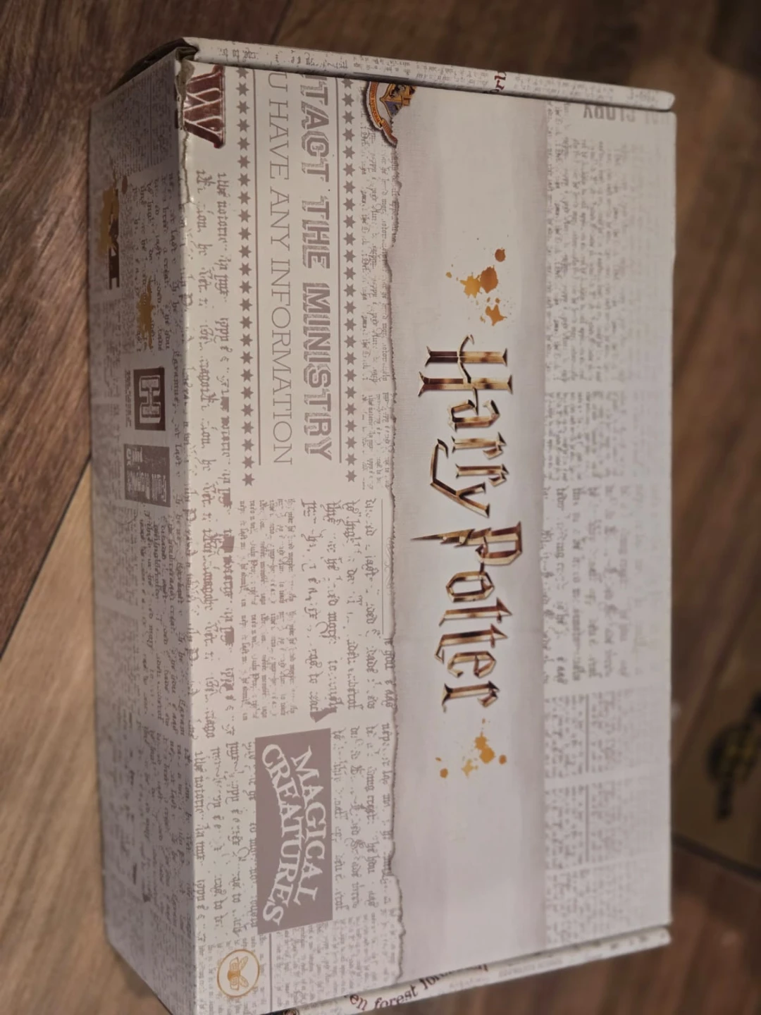 Harry Potter  Collectibles and Figurine present box - photo 2