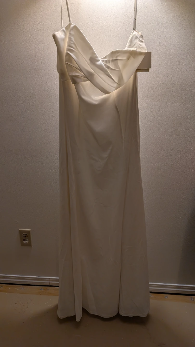 Brand New Ivory wedding dress - Size 18W