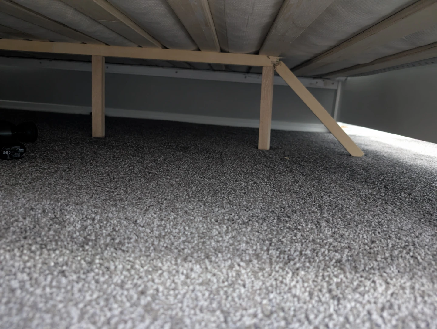 White solid wood queen bed frame and mattress - photo 5
